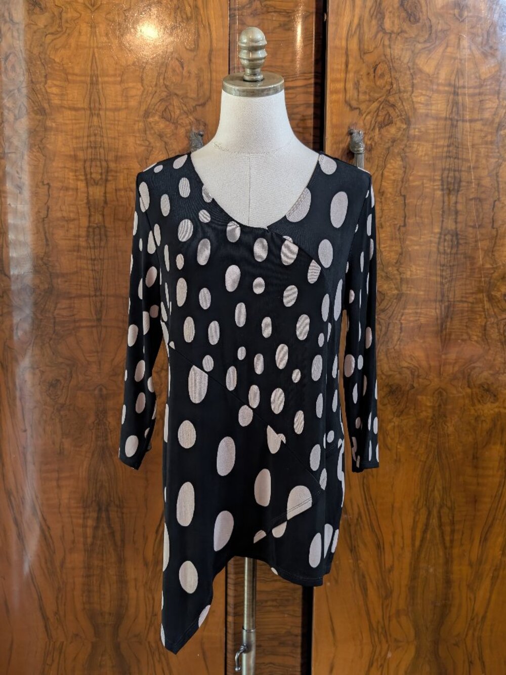 Chicos Travelers Polka Dot Asymmetric Tunic Top Size M 1 Black Beige Travel